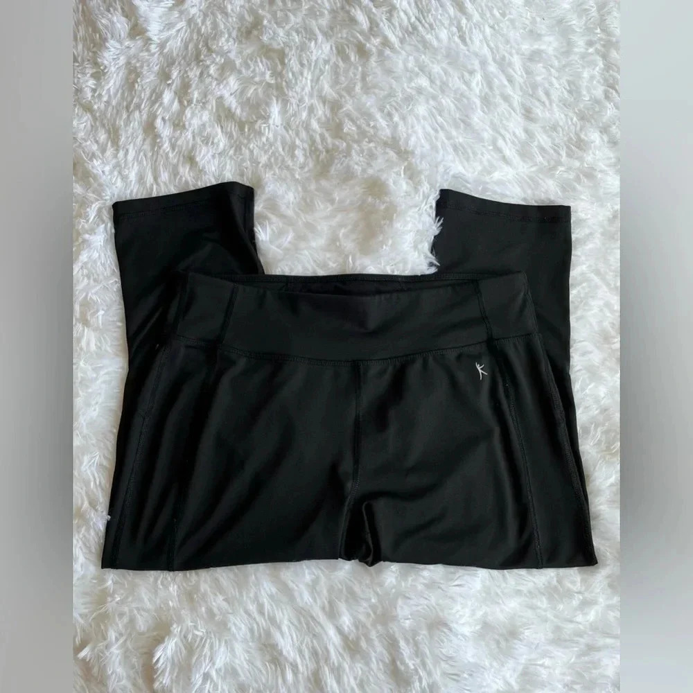Danskin Now Fitted Athletic Capris Size Medium (8-10)